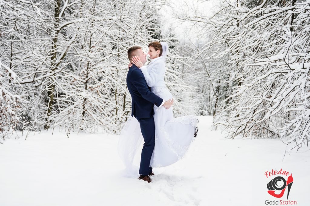 Sesja ślubna w zimie - FotoAno